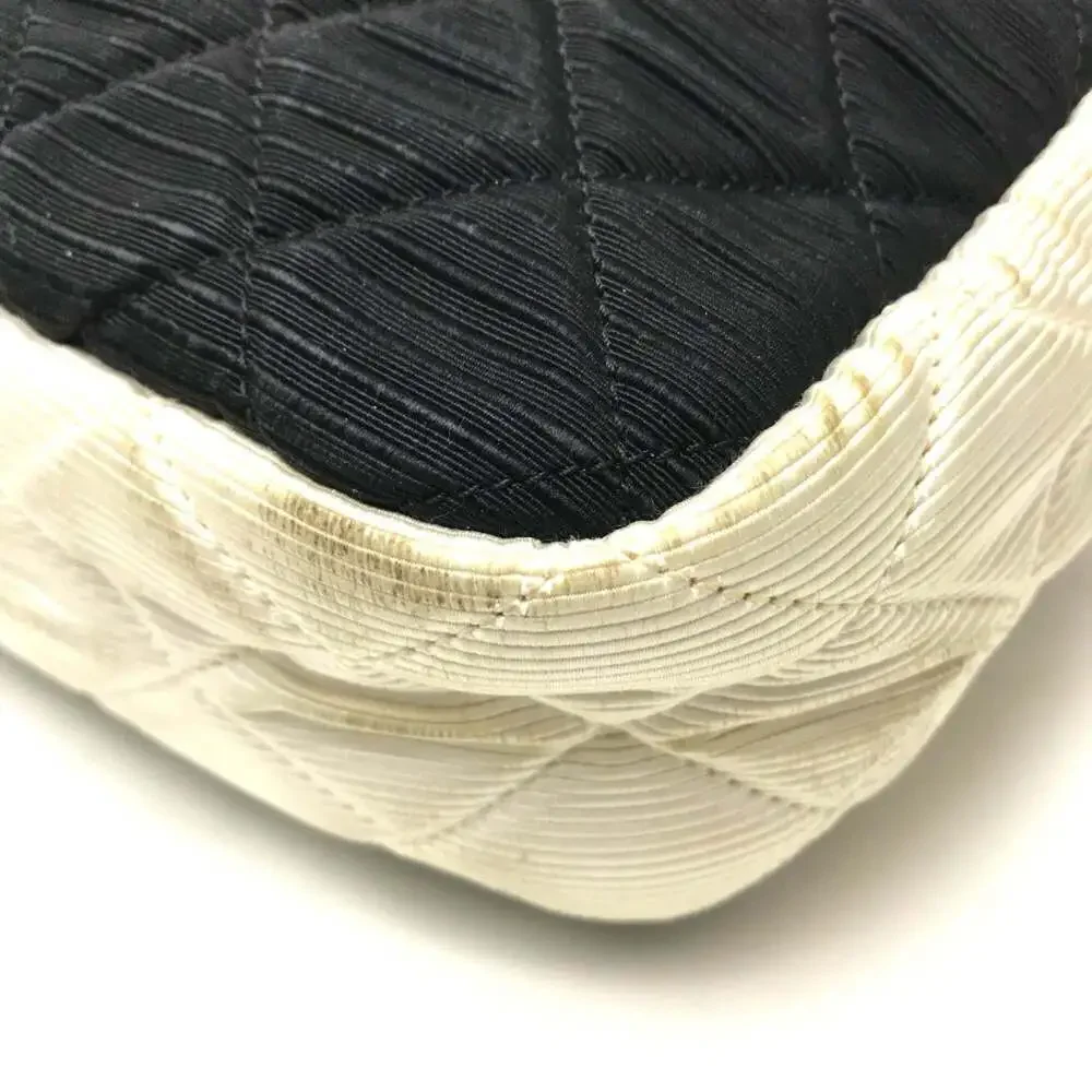 CHANEL Black Shoulder Bag